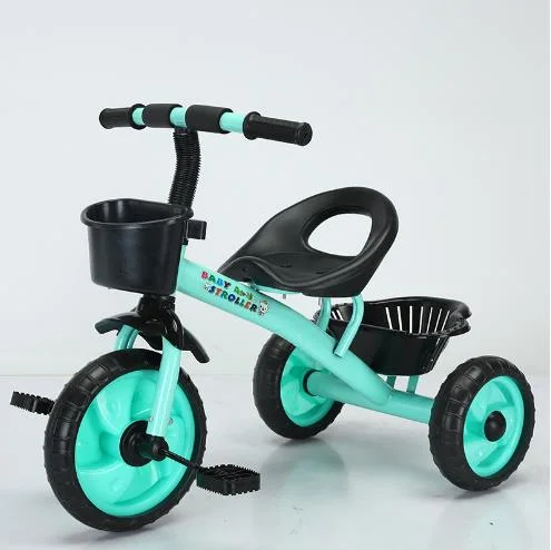 Anak-anak yang mengendarai sepeda motor 3 warna 2