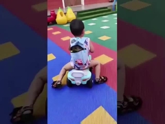 Anak-Anak Bersepeda di Mobil